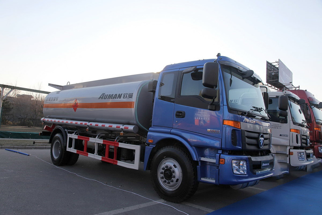 Camión Cisterna de petróleo Foton Auman BJ5163 EXT Serie 3 Diesel 210HP 4X2 8T Asiento de una sola fila en la parte superior plana