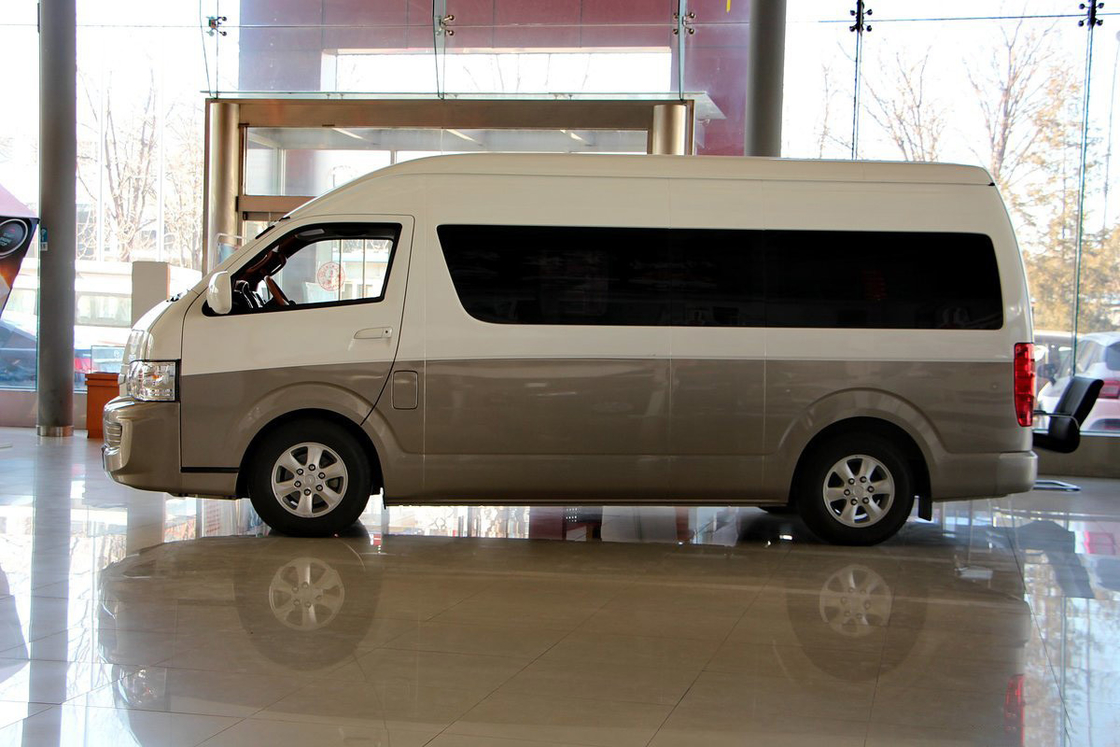 Usado Jinbei Hiace L 2020 de lujo gasolina RWD manual de 5 velocidades 139HP 2.4L camión comercial de 14 asientos