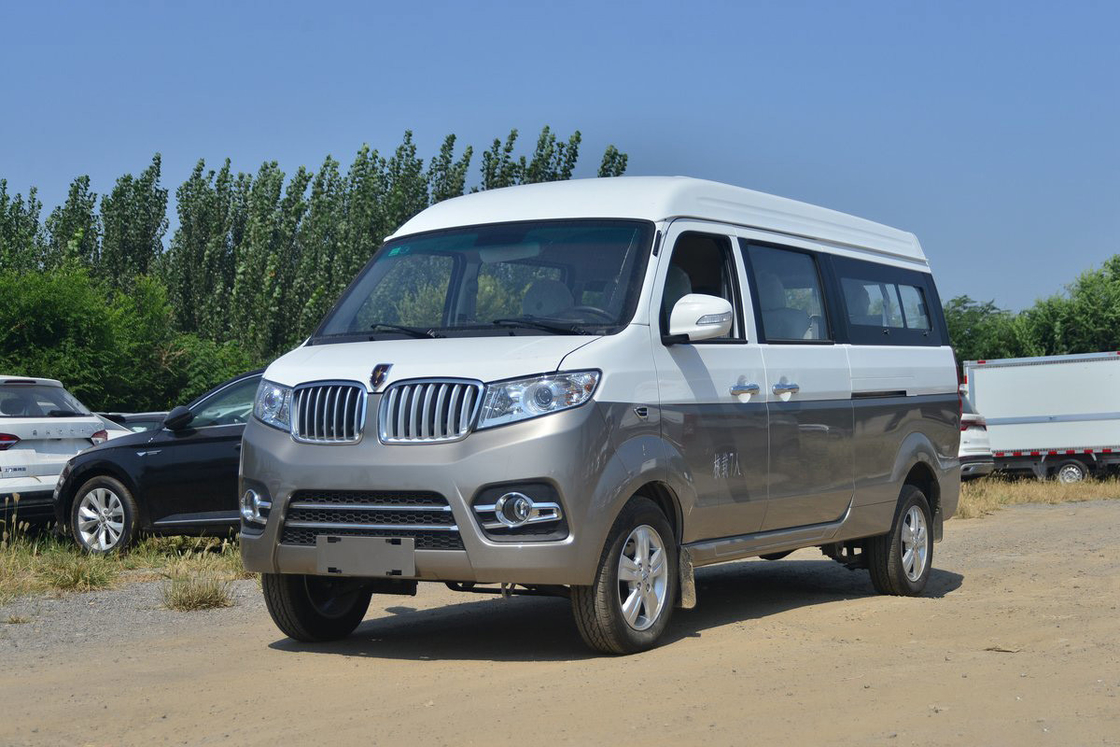Jinbei Nuevo Hiace X30L 2023 Super Edición 102HP 1.5L gasolina 6-7 asientos Microvan (con aire acondicionado)