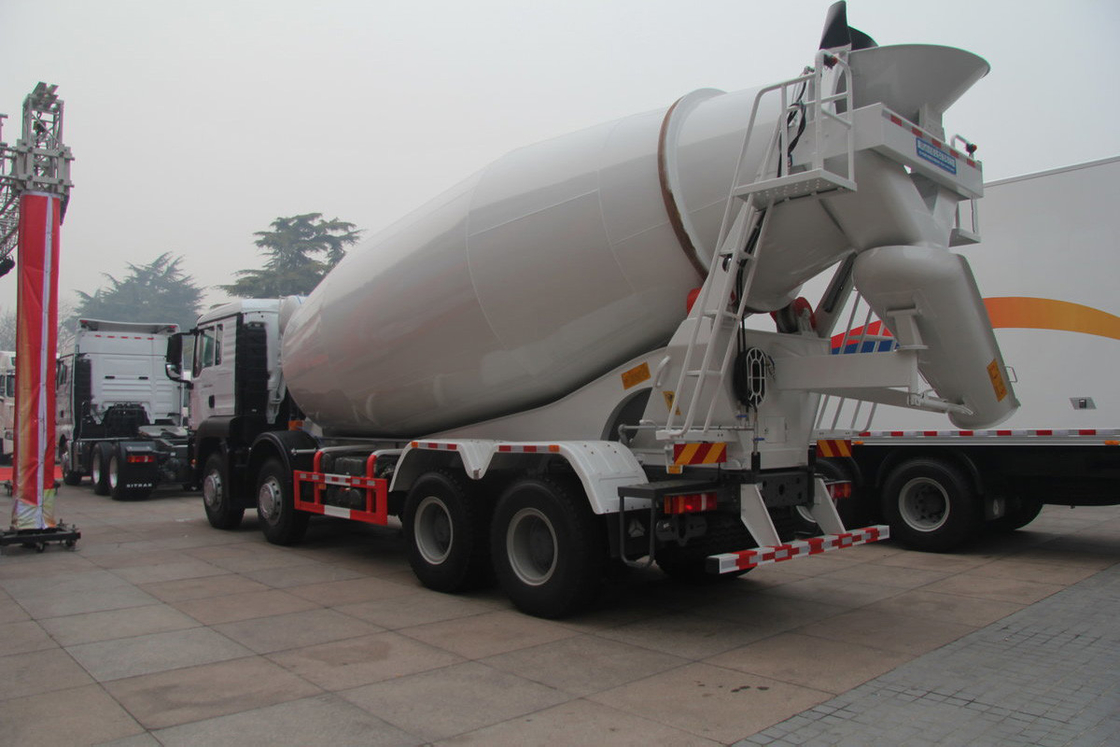 Sinotruk SITRAK C7H camión pesado diesel de 16 velocidades 400 CV 8X4 6.5m3 camión mezclador de hormigón