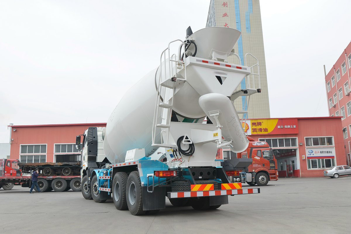 J6P 375HP 8X4 totalmente flotante Flat Top Half Displacement 7.86m3 FAW Jiefang camión mezclador de hormigón