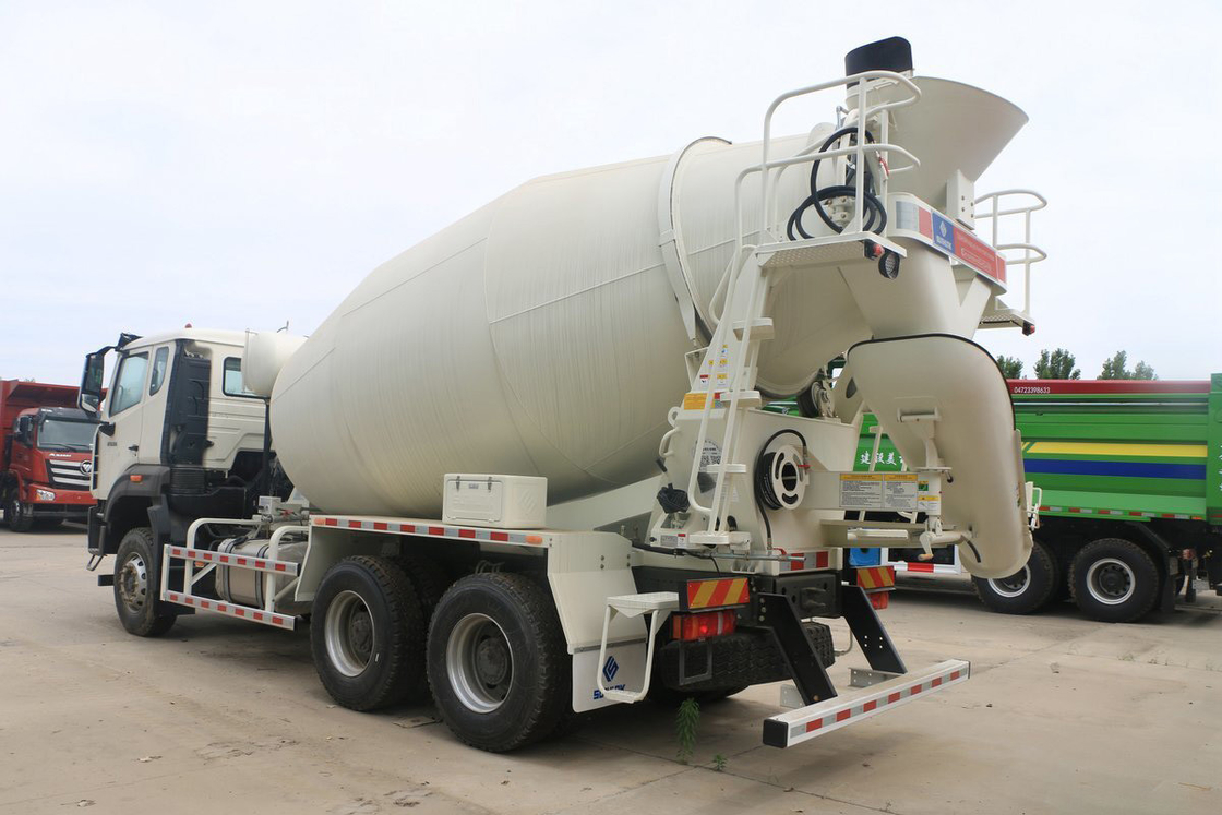 Sinotruk Haohan N7G asientos planos de la mitad de la fila superior 380 caballos de fuerza aire acondicionado automático 6X4 camión mezclador de hormigón
