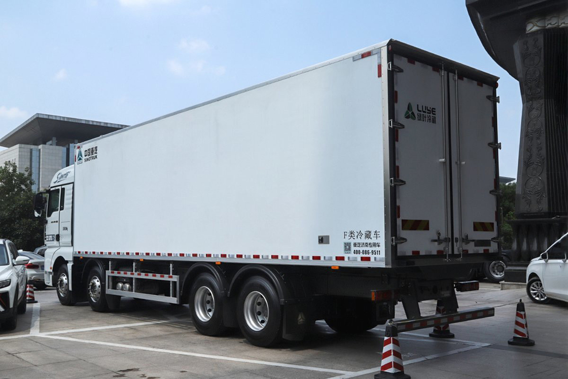 SITRAK ZZ5326 G7S Diesel de 16 velocidades 490 CV 8X4 9.45m AMT Automático Sinotruk Camión refrigerado