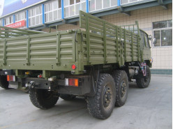 Camión de carga de 20 toneladas fuera de la carretera 6*6 verde oliva Dongfeng Tianjin Camión de cama plana Motor Cummins