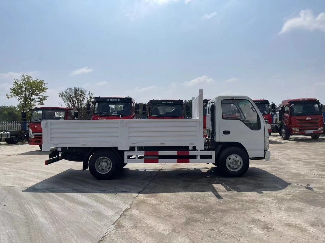 Camiones de carga 4x2 ISUZU Cabina única Euro 4 Emisión 100P Camión ligero 3,5 toneladas Doble neumático trasero
