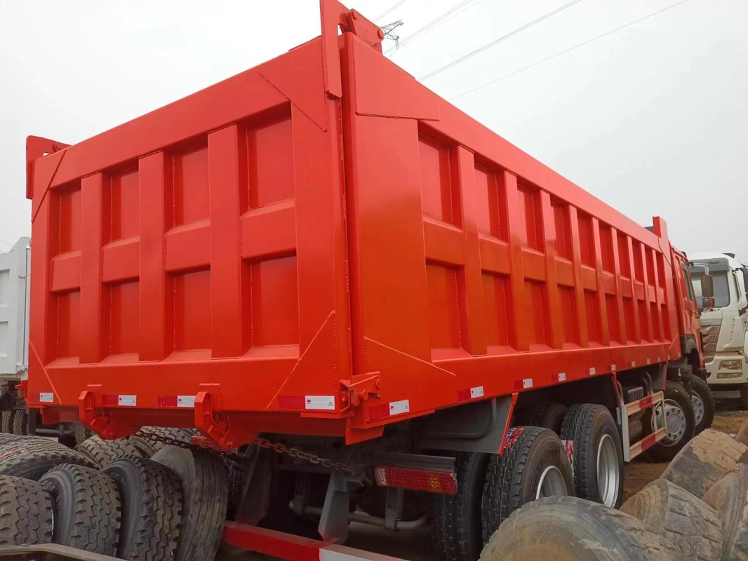 40 toneladas camión de basura para la venta Howo 400hp camión de remate de 27 cúbicos carga pesada transporte de arena roca