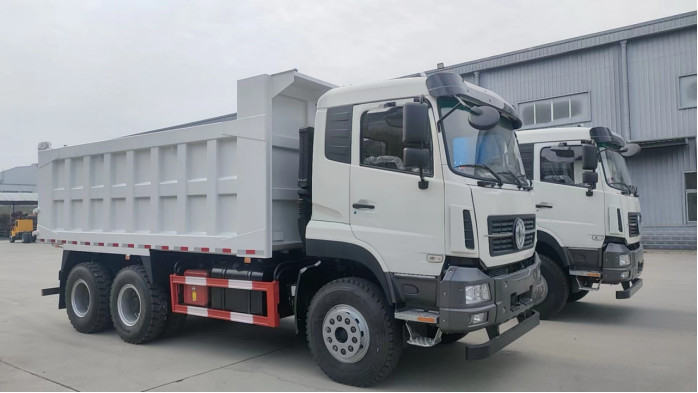 6x4 camión de basura carga 20-40 toneladas Dongfeng 10 neumáticos mano izquierda cabina de conducción con dormitorio