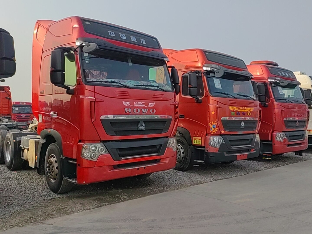 Howo Tractor Truck Cabina de techo alto Howo T7H Cabeza de caballo Remolque de 50 toneladas Weichai 440hp Motor potente