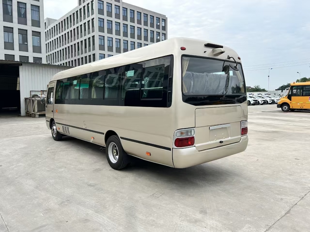 China Minibús de 30 asientos Cummins Motor Diesel A/C Nuevo LHD Euro 2 Uso de emisiones en Ghana