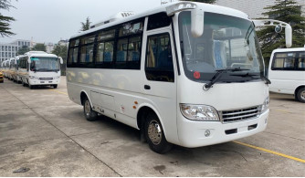 Minibús de 21 plazas con volante derecho de China Euro 3 Motor diesel 3000cc Capacidad NUEVA