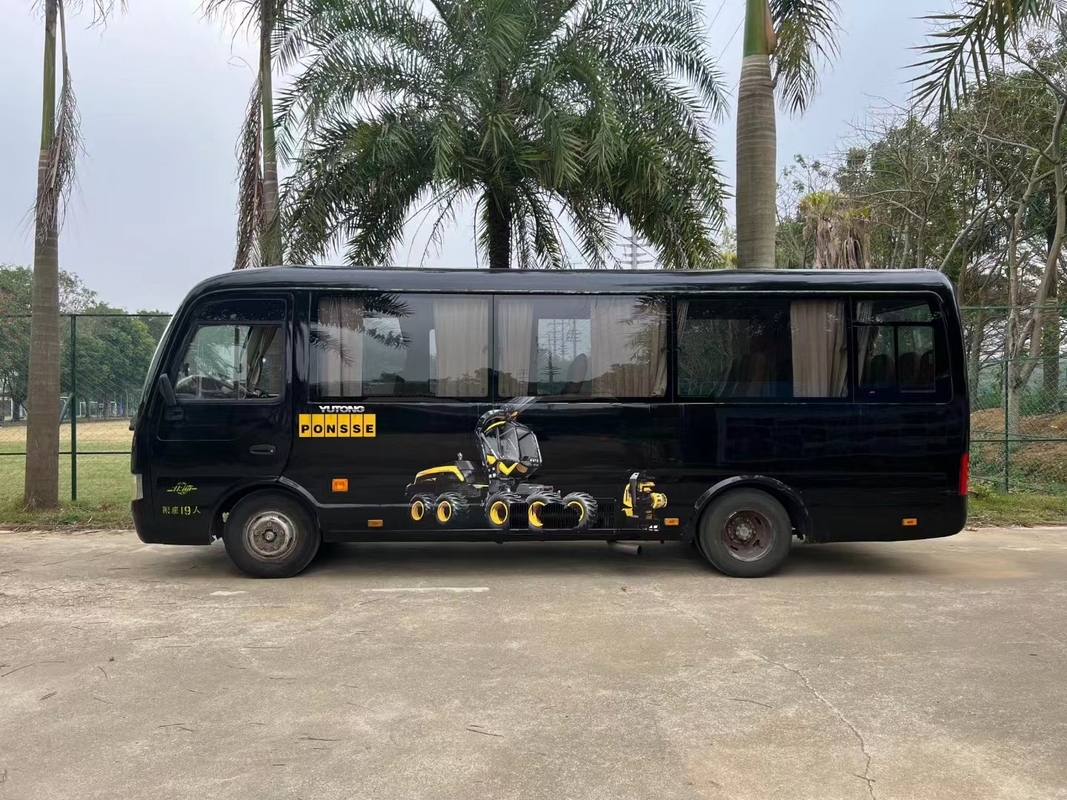 Minibus usado para la venta Yutong ZK6708D Motor delantero Diesel Coaster Bus 19 asientos 2 + 1 asientos Diseño