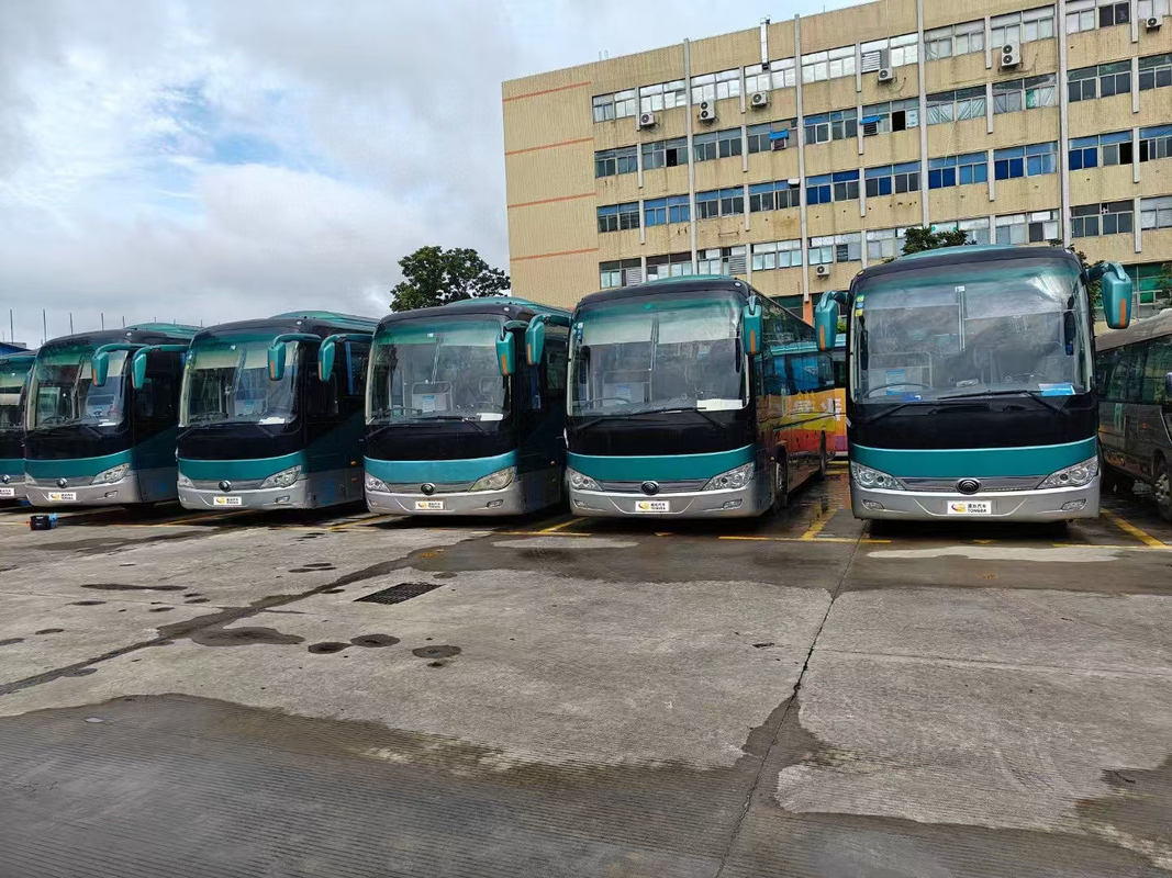 Autobuses usados de Yutong en venta Autobús ZK6119 maletero de equipaje 42 asientos larga distancia 2017 año