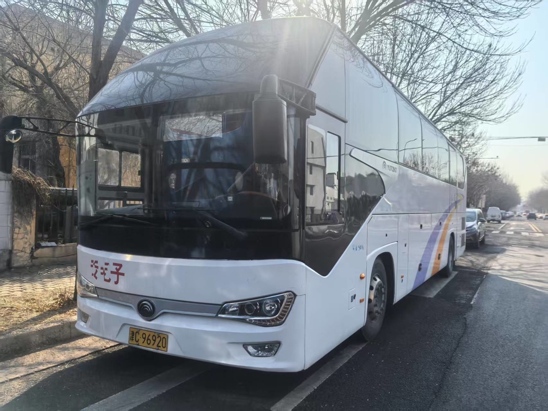 Autobús Yutong 50 asientos de lujo 2021 año Yutong ZK6128 Airbag Suspensión Weichai Motor 336hp Autobús de turismo