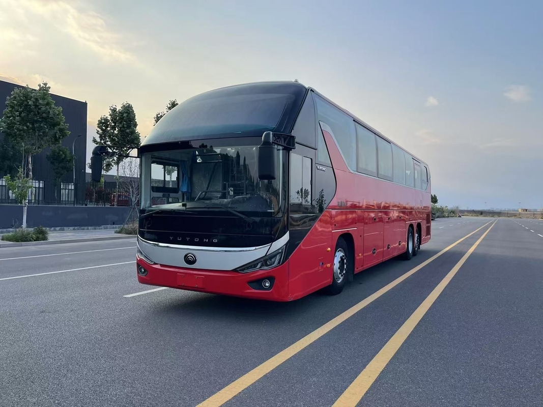 Autobús de lujo Yutong 56 asientos modelo ZK6137 doble eje trasero 2021 año airbag suspensión