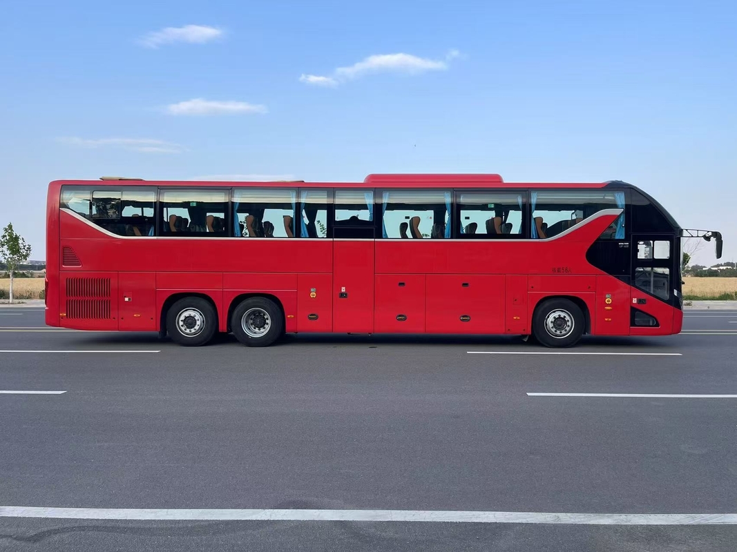 Autobús de lujo Yutong 56 asientos modelo ZK6137 doble eje trasero 2021 año airbag suspensión