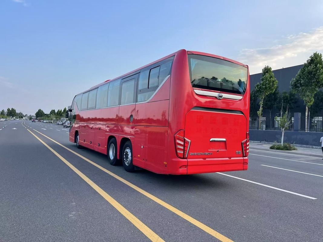 Autobús de lujo Yutong 56 asientos modelo ZK6137 doble eje trasero 2021 año airbag suspensión
