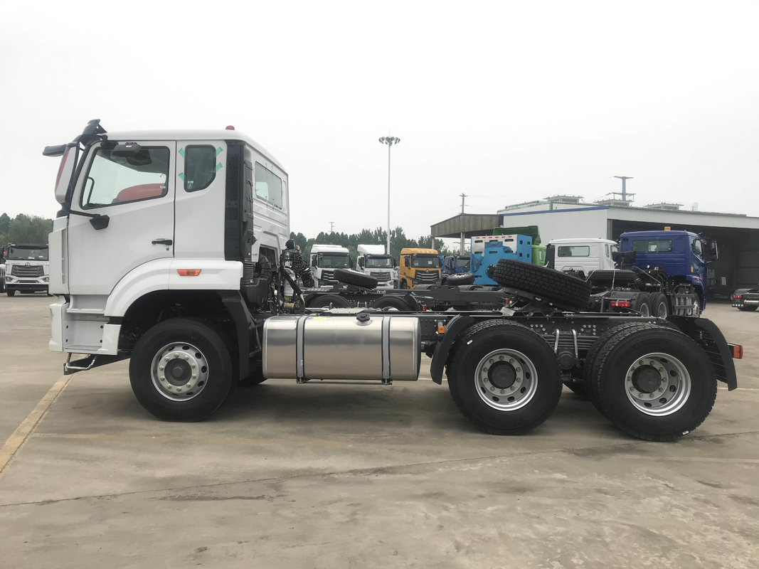 Cabeza del camión del remolque Hohan Cabeza del tractor Howo NX Nuevo modelo 2025 Año 10 neumáticos Dirección derecha