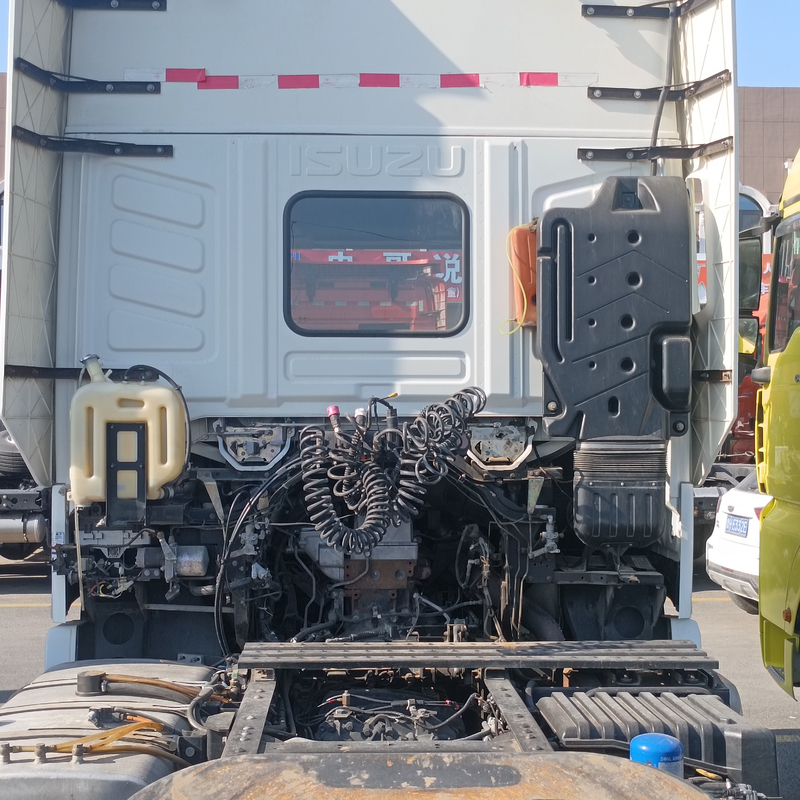 Camión tractor de cabeza de semirremolque Isuzu 460hp Camión de remolque 6×4 Drive Modelo 2020 Año de transporte alto