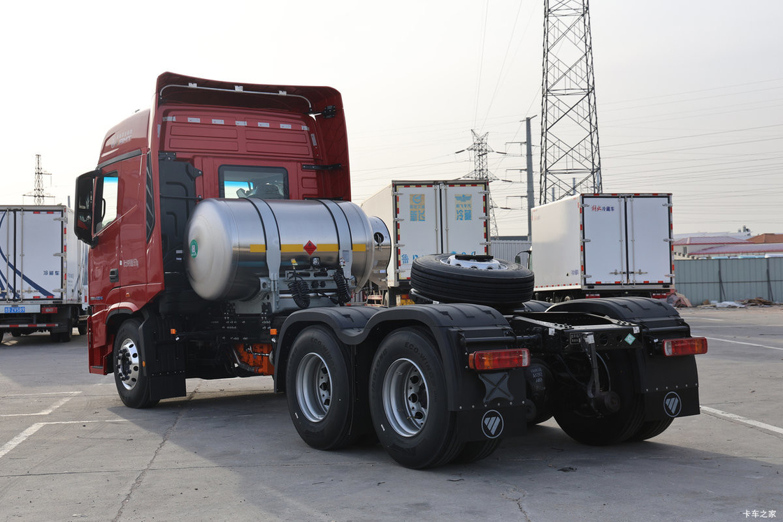 Usado Foton Auman 6X4 Tractor Truck Head GTL6 10 neumáticos para el transporte de larga distancia Motor de GNL de 530 CV