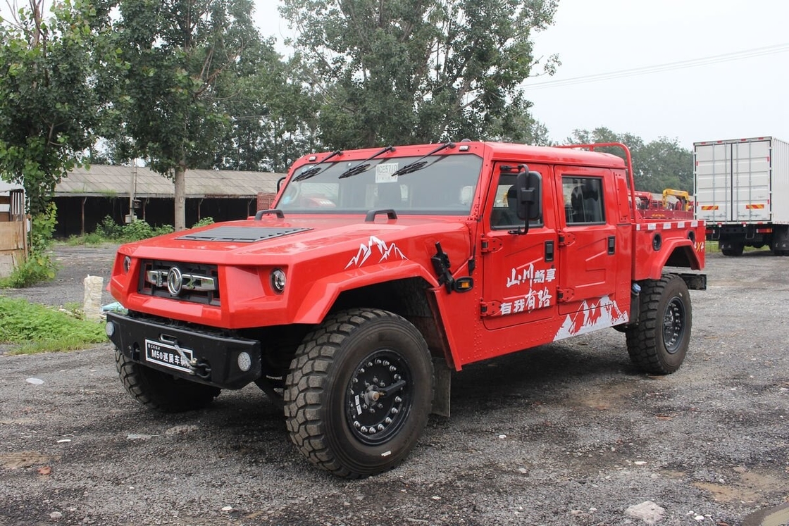 Dongfeng Warrior Off-Road Pickup Rojo 3800 mm Base de ruedas Motor Cummins 4WD Rendimiento de trabajo pesado
