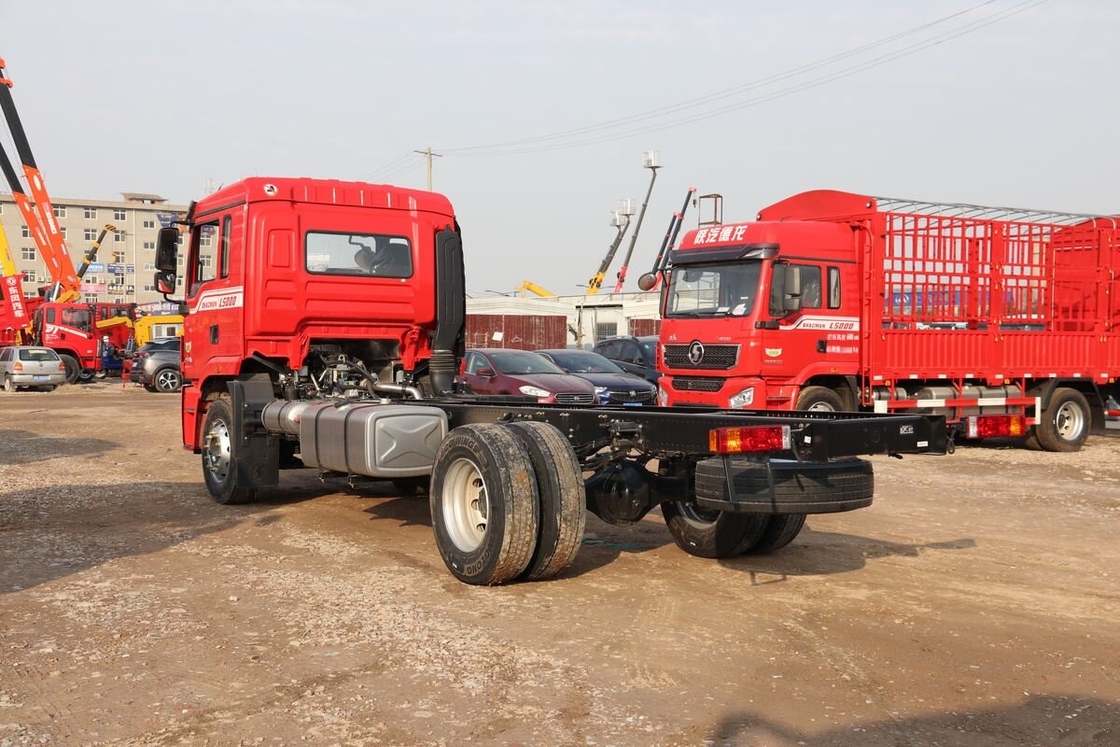Camión de carga de cercas usadas Chasis Shacman L5000 4×2 Modo de conducción 240hp 6.8m Estaca larga EURO 6 Camión