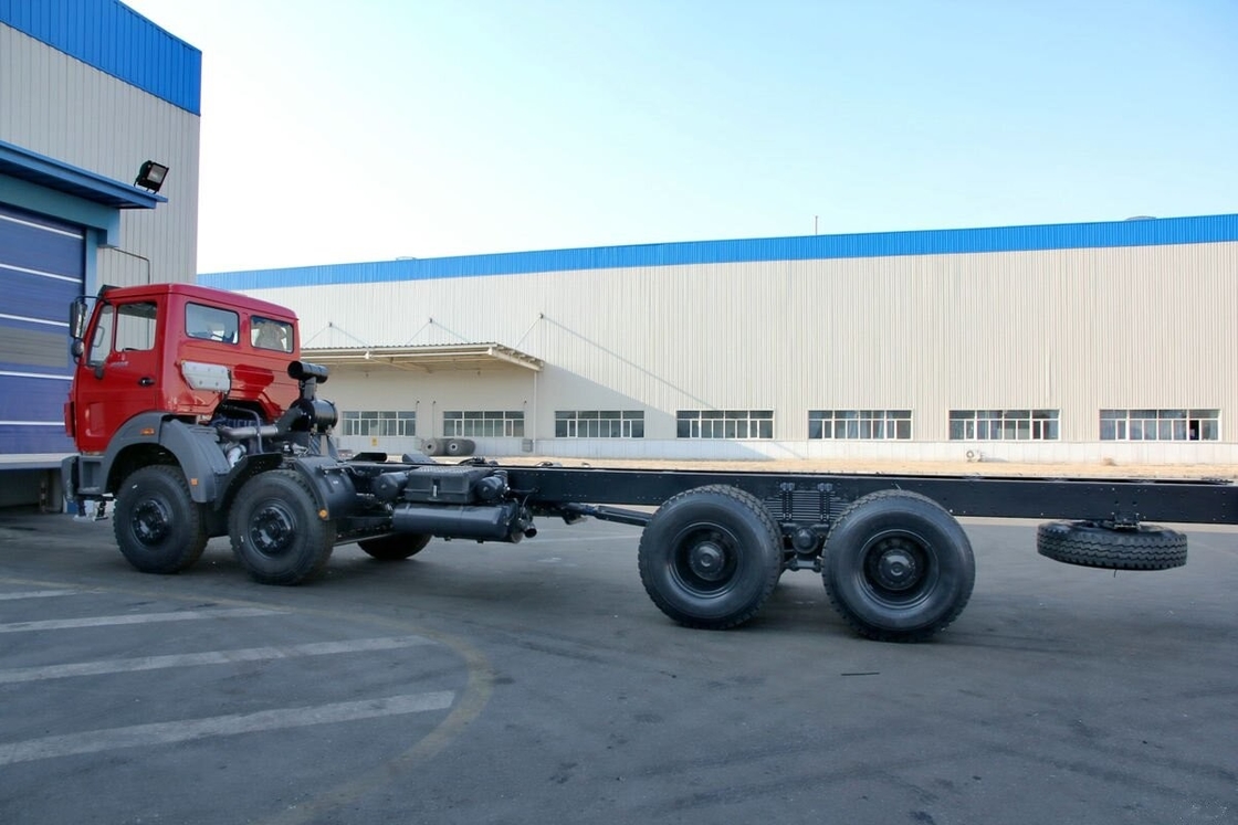 Camiones de carga usados Chasis para la venta Beiben Ng80 8×4 modo de conducción 336hp Camiones usados asequibles para el transporte marítimo
