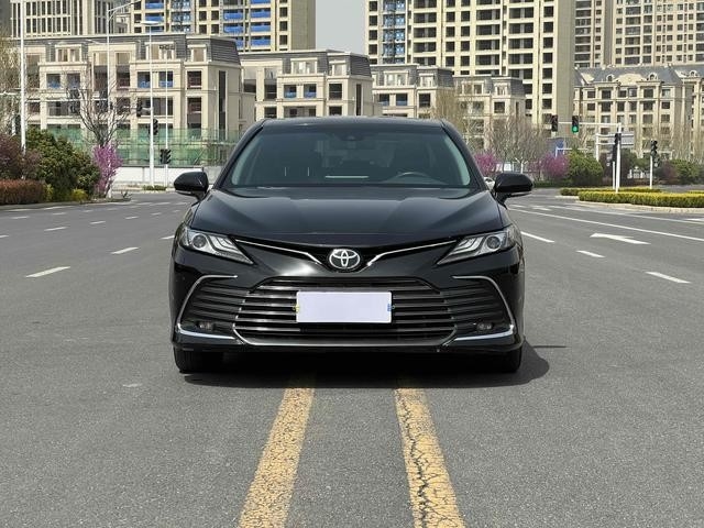 Toyota Camry Sedán Usado Buen Estado Bajo Kilometraje Año 2021 Versión LUX 45000km Kilometraje