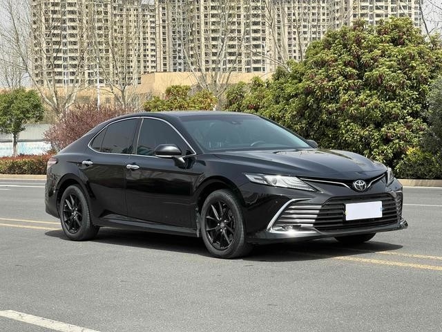 Toyota Camry Sedán Usado Buen Estado Bajo Kilometraje Año 2021 Versión LUX 45000km Kilometraje
