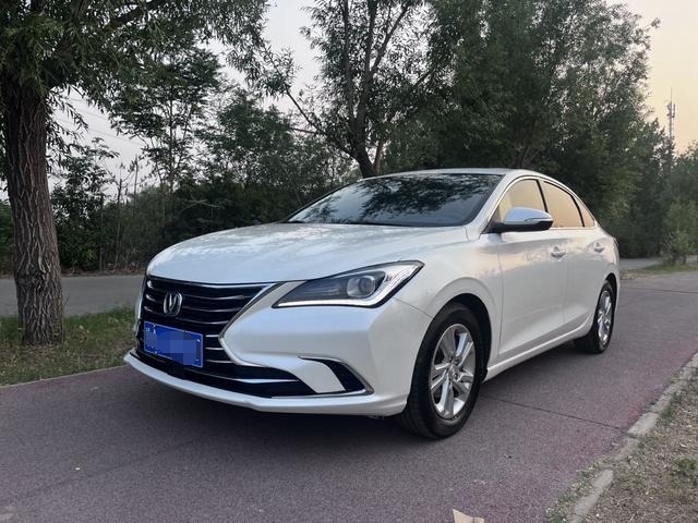 SUV automático Changan Eado 1.6L usado y asequible 2019 Eado GDI Sedán para África y Oriente Medio