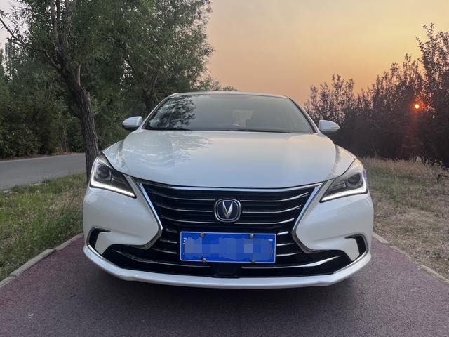 SUV automático Changan Eado 1.6L usado y asequible 2019 Eado GDI Sedán para África y Oriente Medio