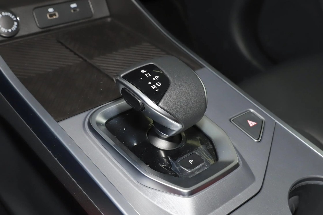 Precio asequible 2024 1.5T DCT Longteng Edición PRO En venta 2wd Lujo de uso familiar