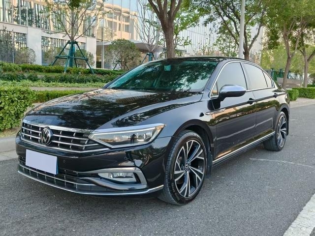 Magotan 330TSI DSG Edición 30 Aniversario 2021 usado y asequible para uso familiar