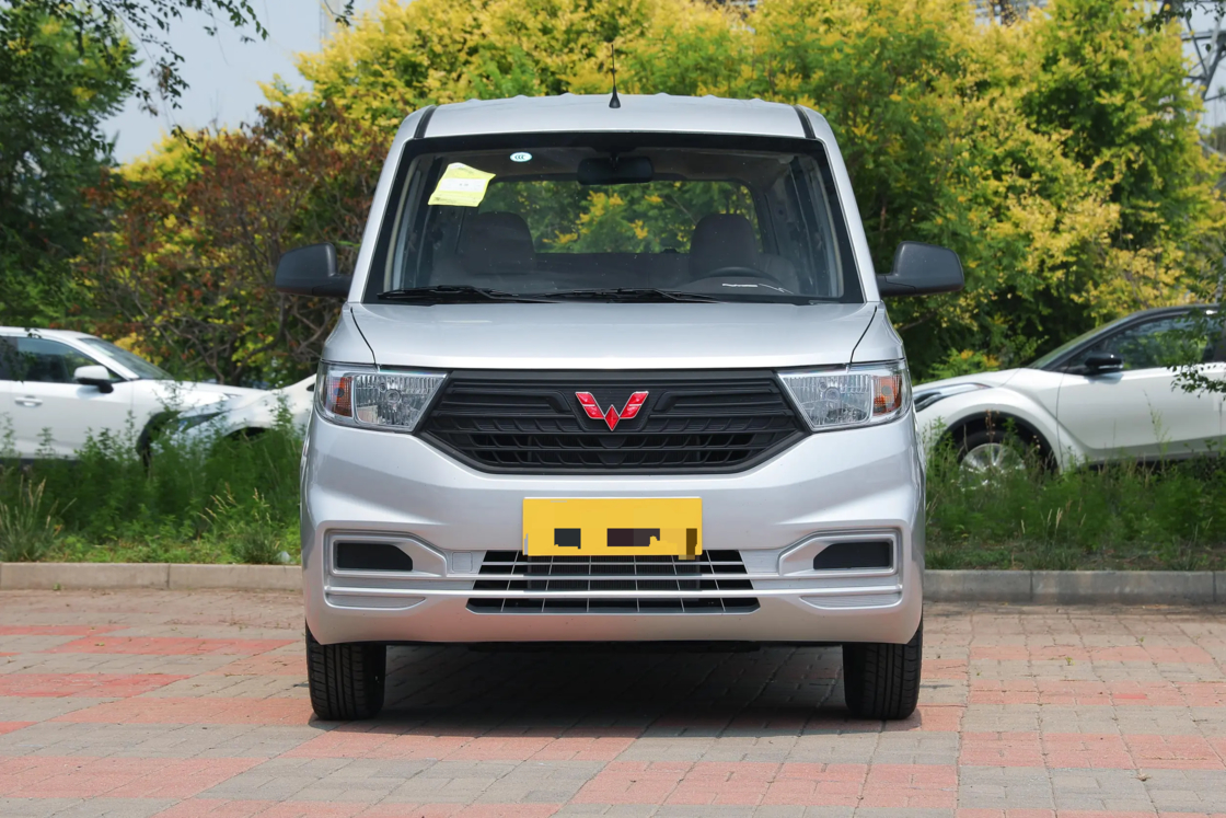 Precio asequible Nuevo Wuling Hongguang V minivan 2022 1.2L 76 hp L4 gasolina 2WD Euro 6 Para exportación para uso familiar