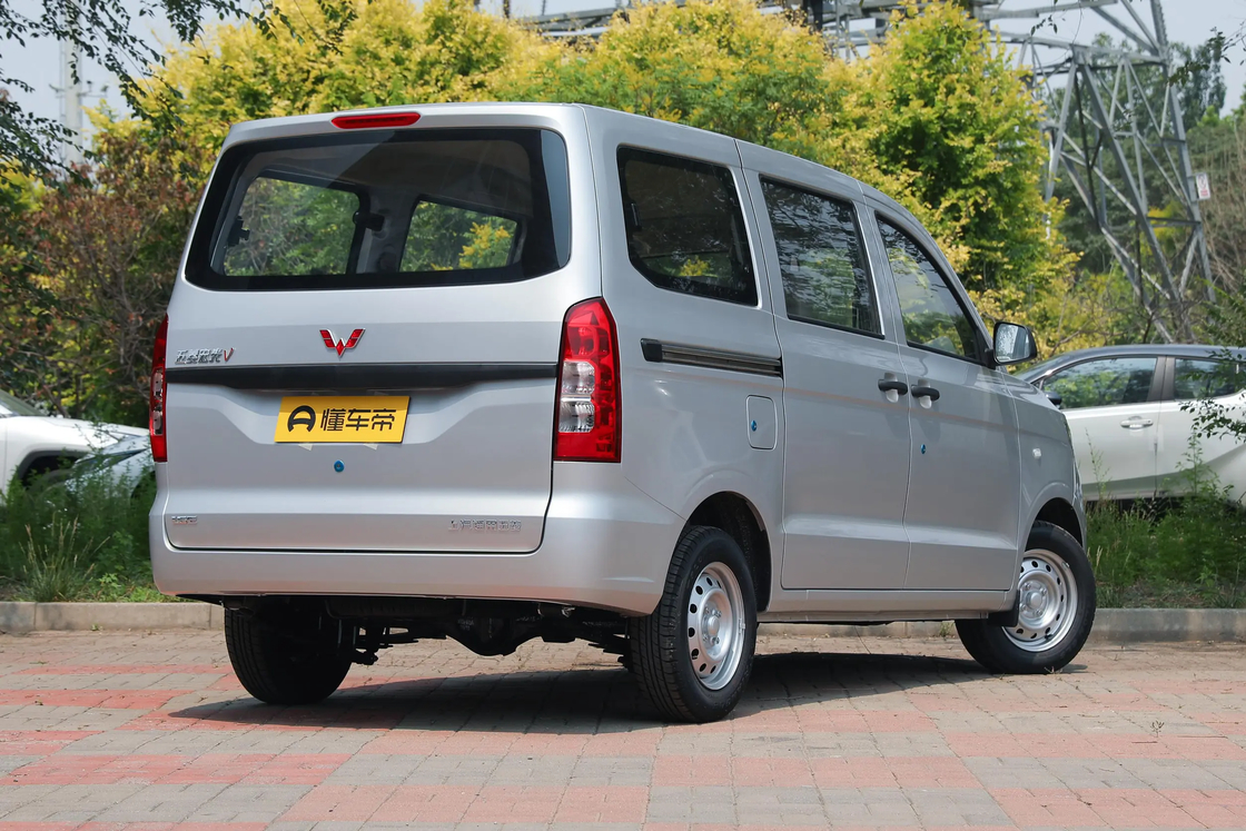 Precio asequible Nuevo Wuling Hongguang V minivan 2022 1.2L 76 hp L4 gasolina 2WD Euro 6 Para exportación para uso familiar