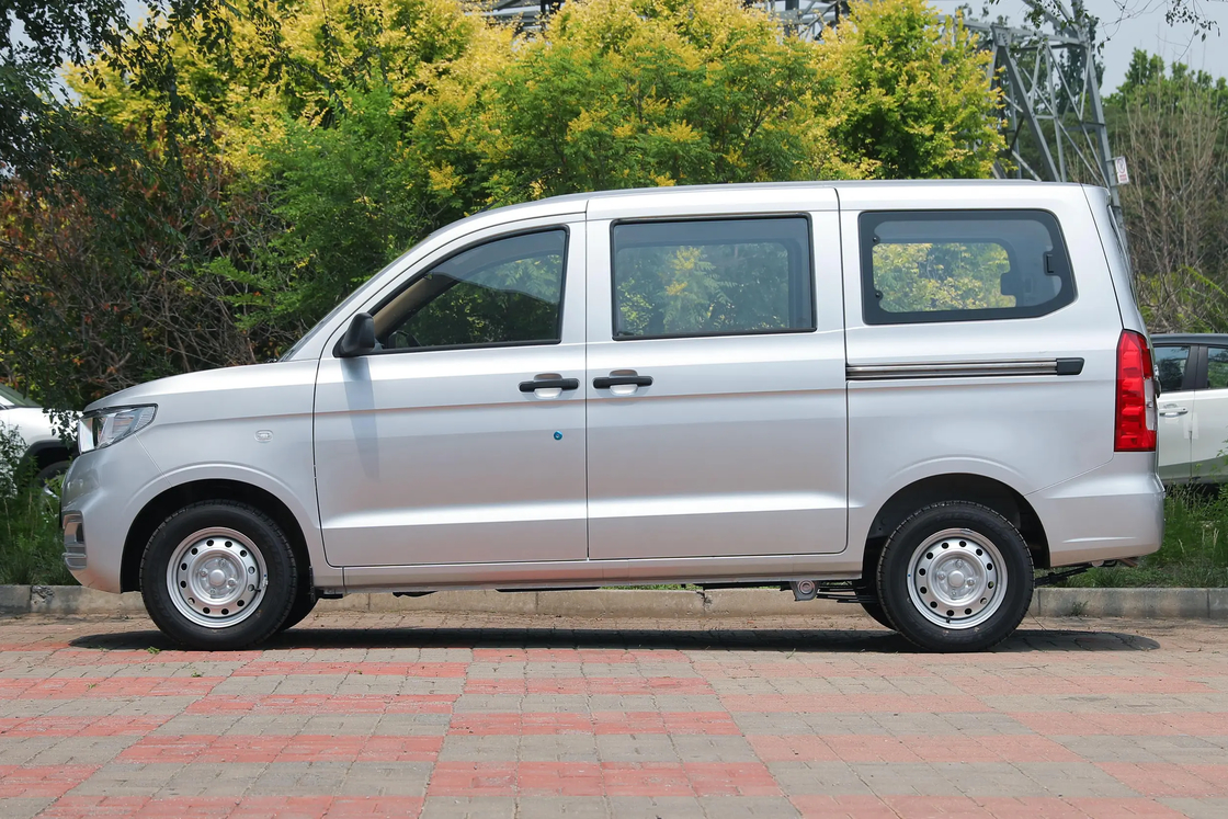 Precio asequible Nuevo Wuling Hongguang V minivan 2022 1.2L 76 hp L4 gasolina 2WD Euro 6 Para exportación para uso familiar