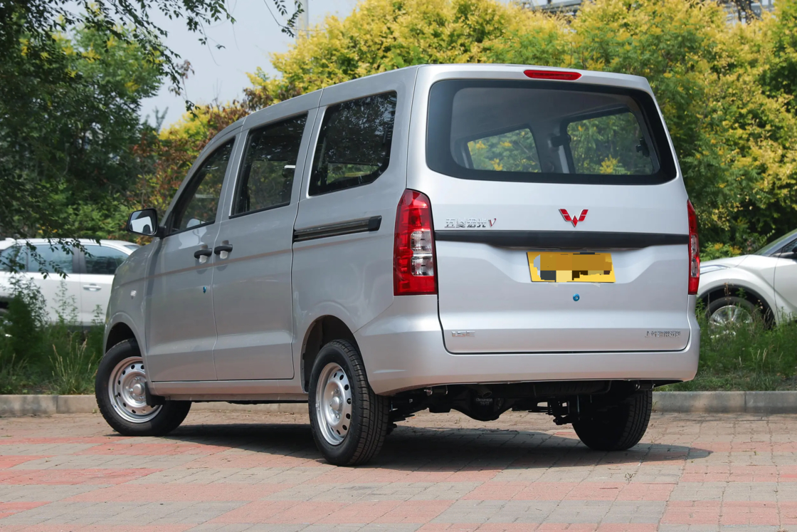 Precio asequible Nuevo Wuling Hongguang V minivan 2022 1.2L 76 hp L4 gasolina 2WD Euro 6 Para exportación para uso familiar