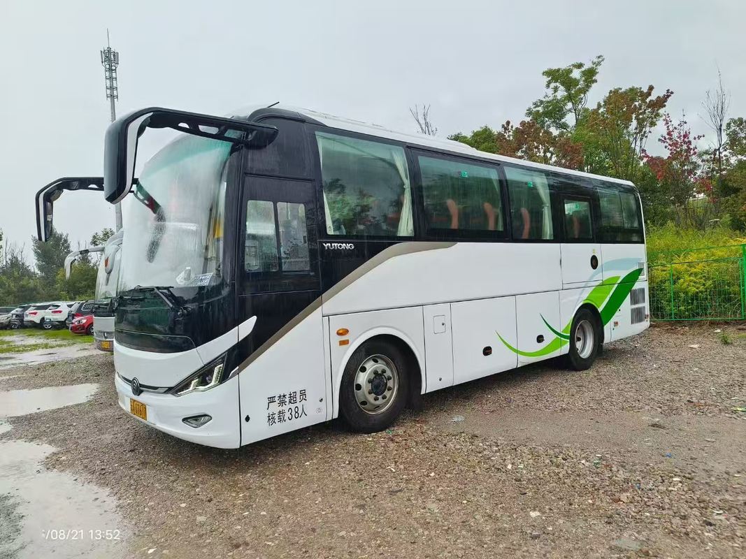 ZK6907 Autobús de pasajeros usado de Yutong 2023 Autobús de lujo de 38 plazas de una puerta y manejo a la izquierda