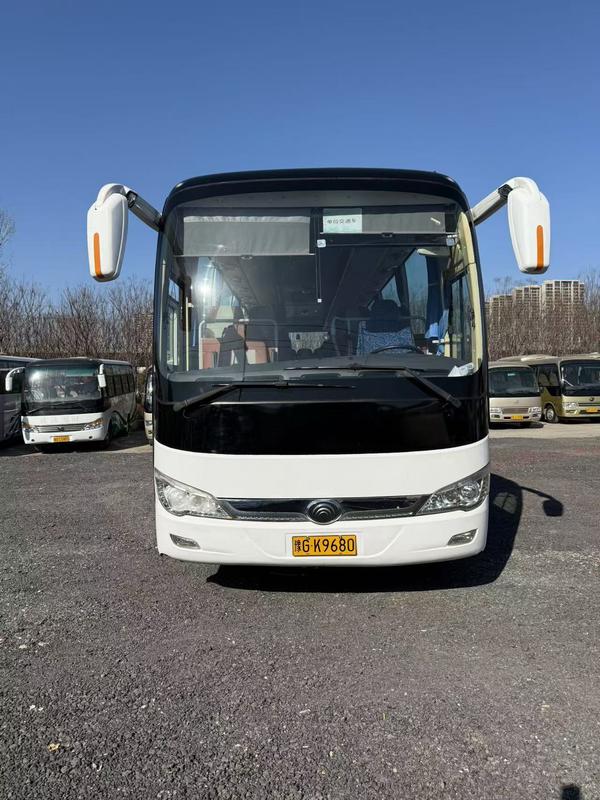 Autobús de pasajeros usado Yutong ZK6119 2022, 51 plazas, una puerta, volante a la izquierda, autobús de lujo
