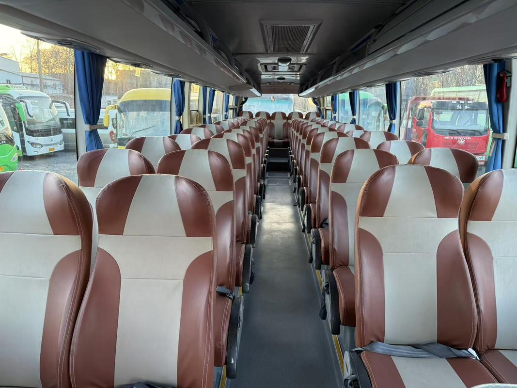 Autobús de pasajeros usado Yutong ZK6119 2022, 51 plazas, una puerta, volante a la izquierda, autobús de lujo
