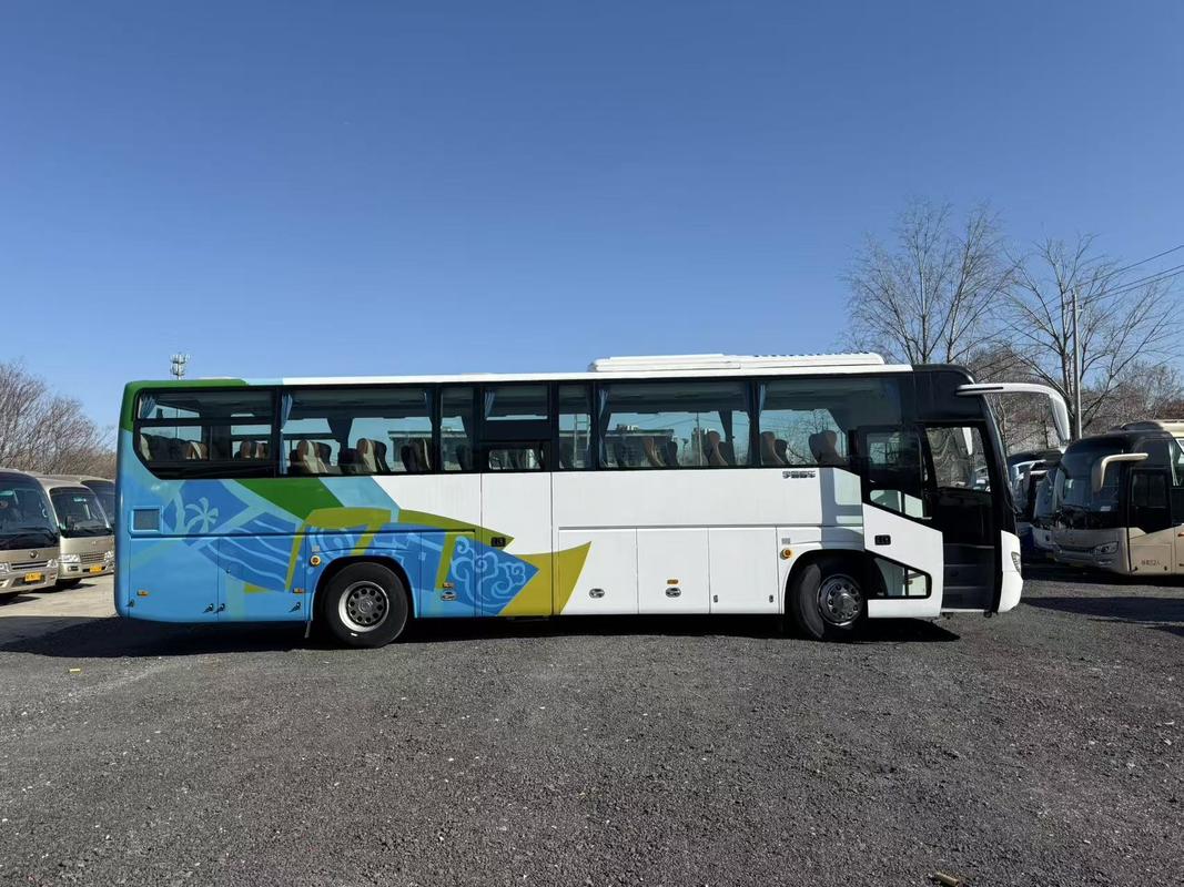 Autobús de pasajeros usado Yutong ZK6119 2022, 51 plazas, una puerta, volante a la izquierda, autobús de lujo