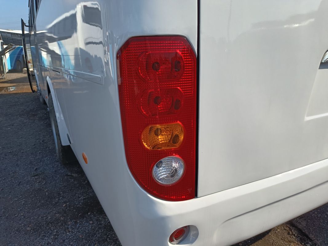 ZK6102D Autobús de pasajeros usado de Yutong 2020 de 57 plazas 2 + 3 Diseño de una puerta de manejo a mano derecha Autobús de lujo