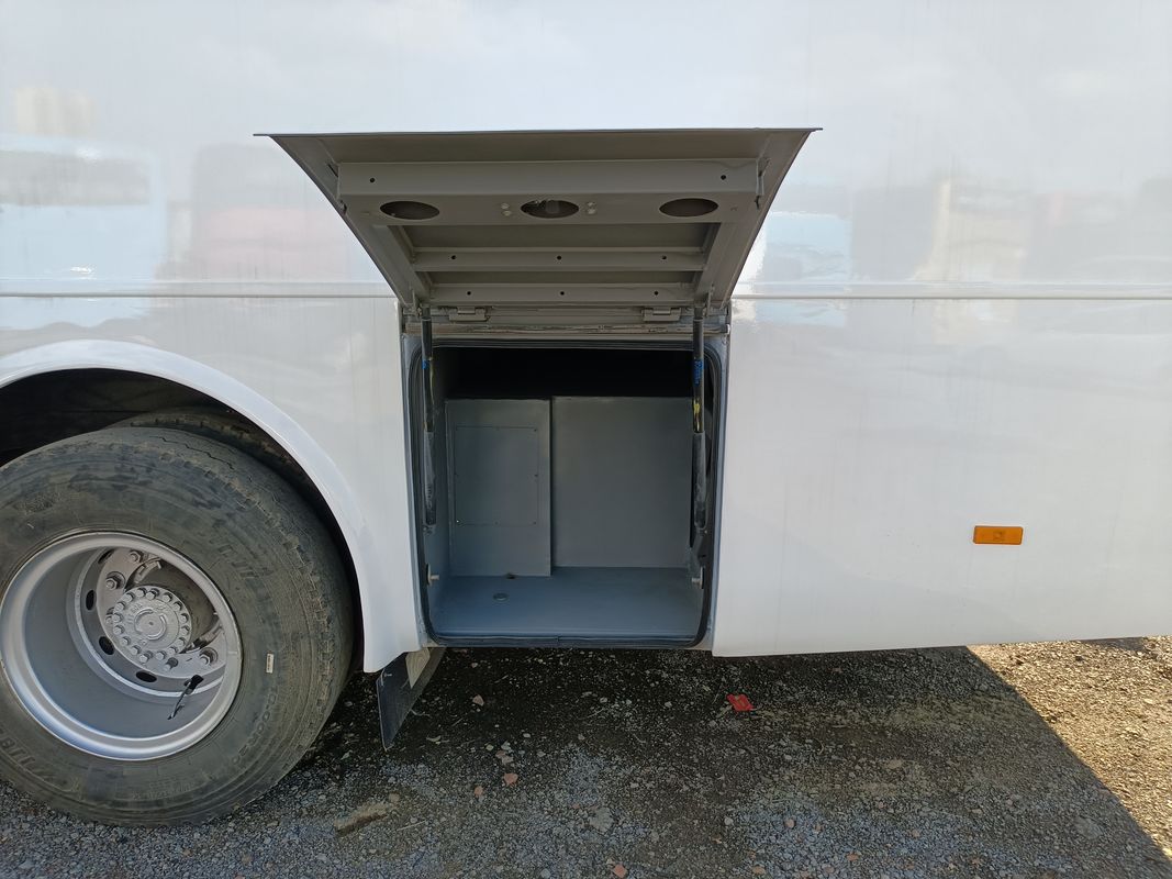 ZK6102D Autobús de pasajeros usado de Yutong 2020 de 57 plazas 2 + 3 Diseño de una puerta de manejo a mano derecha Autobús de lujo