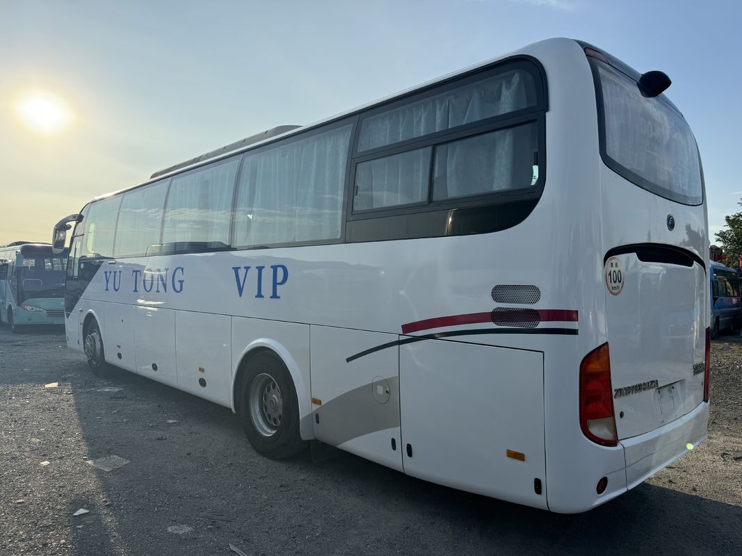 ZK6110 Autobús de pasajeros usado de Yutong 2020 de 56 plazas 2 + 3 Diseño de dos puertas de manejo izquierdo Autobús de lujo