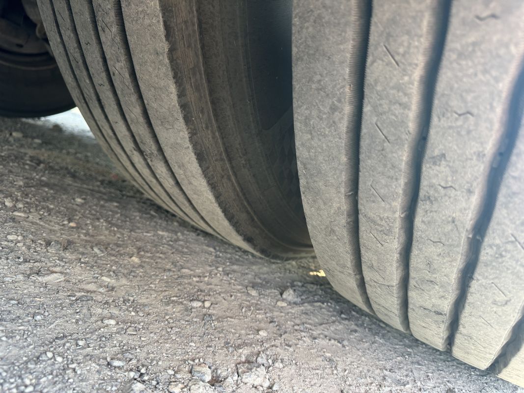 ZK6110 Autobús de pasajeros usado de Yutong 2020 de 56 plazas 2 + 3 Diseño de dos puertas de manejo izquierdo Autobús de lujo