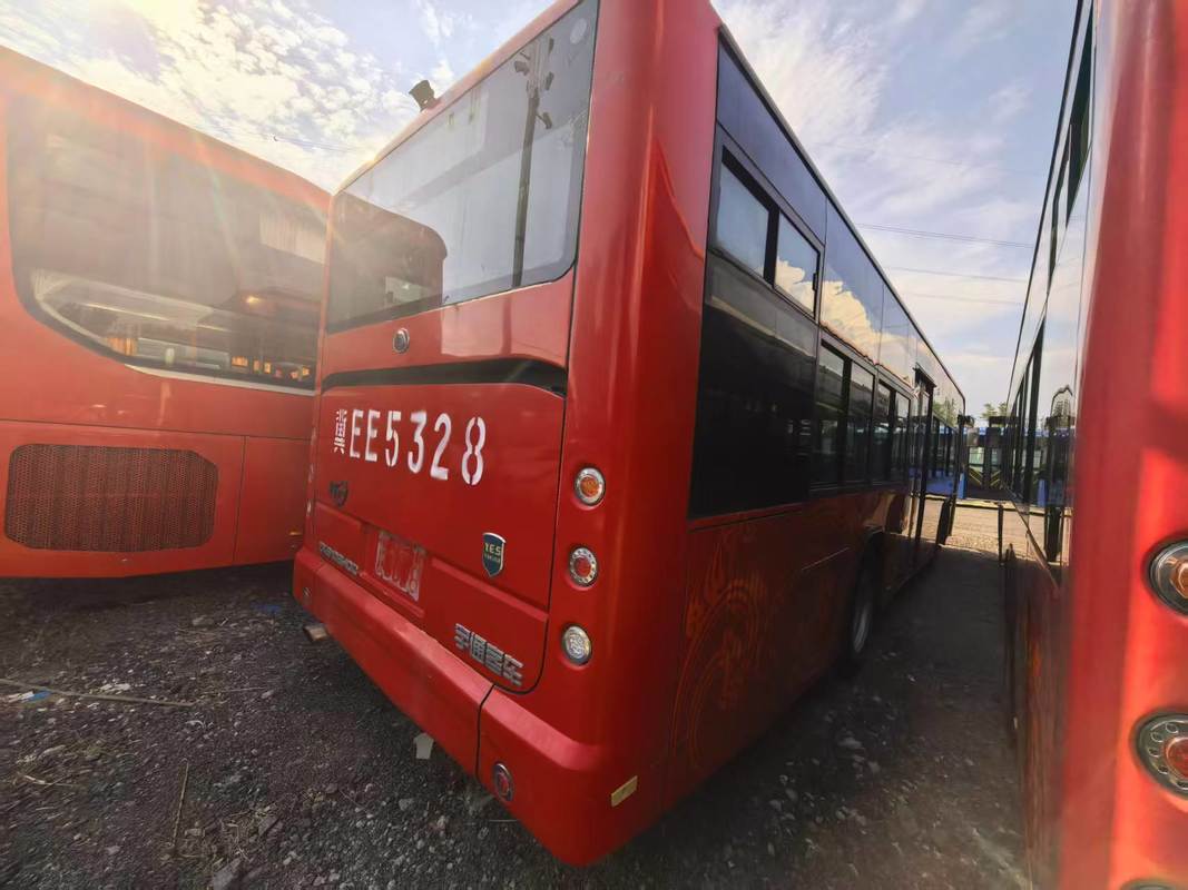 2019 de segunda mano 76/10-41 asientos 12 metros forma lisa ZK6108 autobús urbano usado Puertas dobles