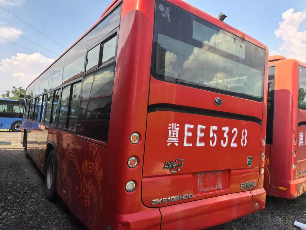 2019 de segunda mano 76/10-41 asientos 12 metros forma lisa ZK6108 autobús urbano usado Puertas dobles