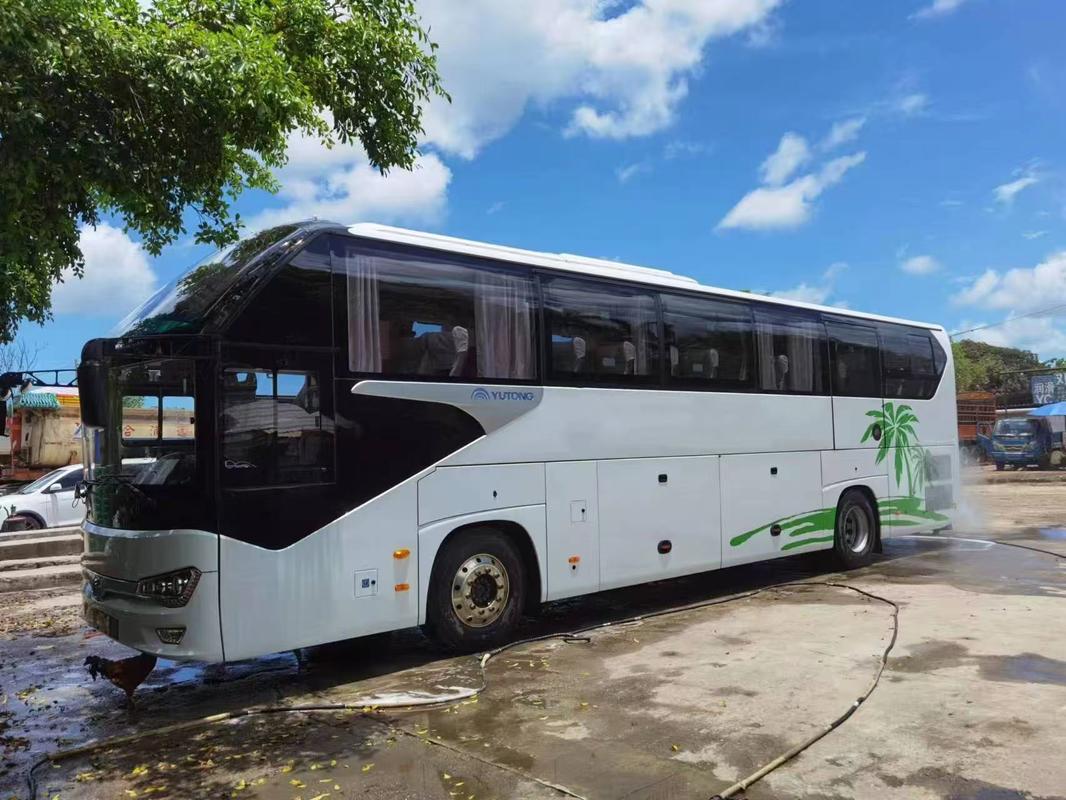 Autobús de autobús de Yutong de 50 asientos de lujo Weichai Tour Diesel Aeropuerto Iglesia Autobuses de tránsito