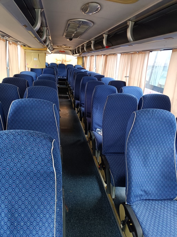 Autobús de autobús de Yutong Usado 55 asientos Iglesia de segunda mano Interciudad Aeropuerto Escuela Transporte Interurbano Autobuses