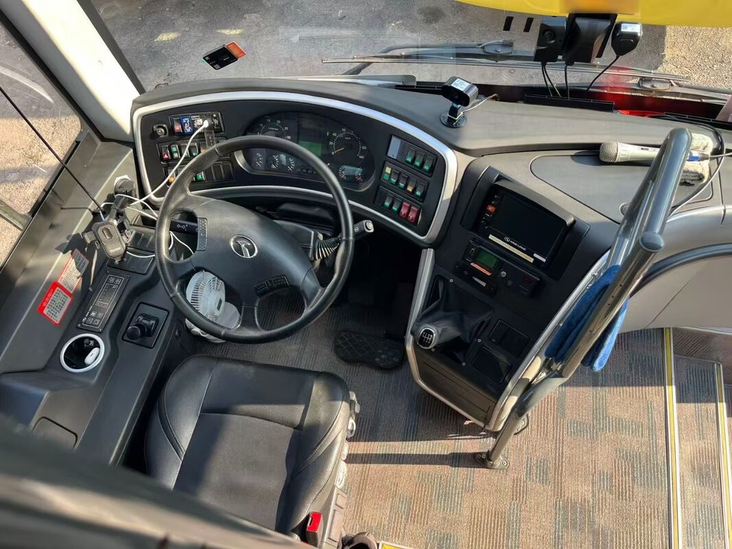 Autobús Kinglong de 50 asientos de lujo Leafspring Weichai Motor School Tour Autobús de pasajeros interurbano