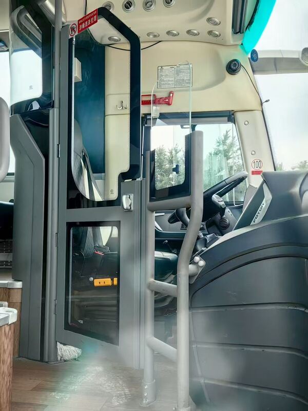 Autobús Foton Diesel Usado de 50 plazas con ballestas para transporte, escuela, aeropuerto, iglesia y autobús de larga distancia